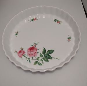 Christineholm Quiche Pie - Dish - Pan The Rose Collection 9 3/4" Scallop Edges.